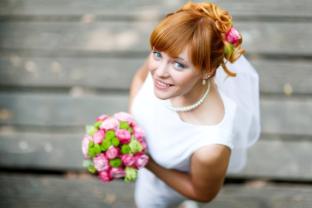 <p>33 beautiful but inexpensive wedding dresses from the high street </p>