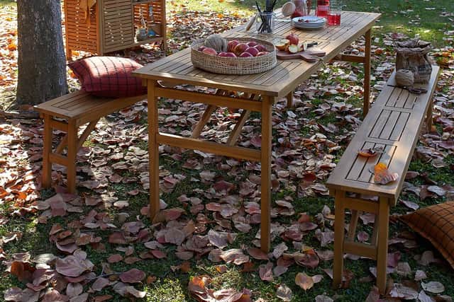 Méla Acacia Garden Dining Set