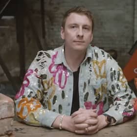 Joe Lycett has donated £10,000 to LGBTQ+ charities (Photo: Joe Lycett / Twitter)