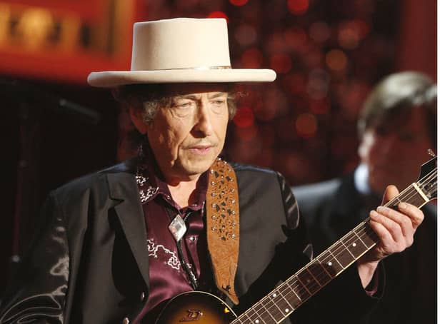 <p>Bob Dylan has issued a rare public apology for selling books with automated signatures.  </p>