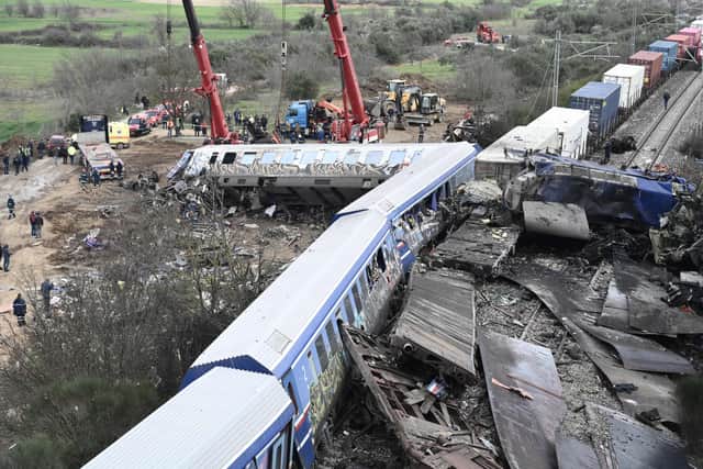 Police and emergency crews search wreckage after a train accident in the Tempi Valley near Larissa, Greece, March 1, 2023. (Picture by Getty Images)