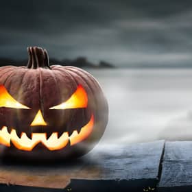 Have a green Halloween (photo: Adobe)