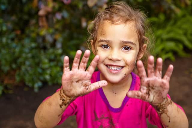 Get children involved in gardening (photo: adobe)