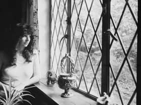 English singer-songwriter and musician Kate Bush at her family's home in East Wickham, London, 26th September 1978. (Photo by Chris Moorhouse/Evening Standard/Hulton Archive/Getty Images)