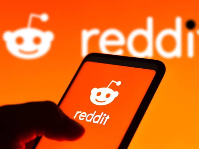 The Reddit app has gone down leaving hundreds unable to access the site on their phones