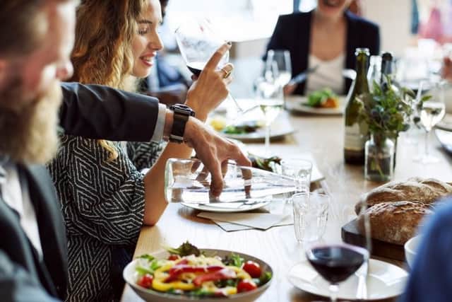 Dine out and support your local eateries (photo: Shutterstock)
