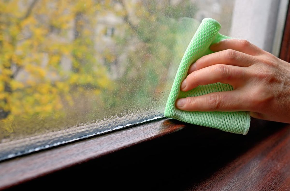 Condensation on windows: how to stop and prevent it inside