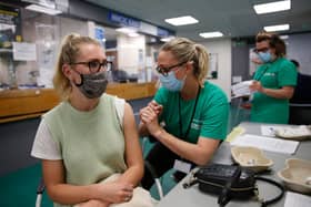 People who have been fully vaccinated can still transmit the Delta variant (Photo: Getty Images)