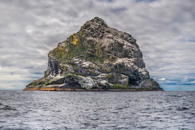 Some etymologists suspect that the name ‘Kilda’ is derived from the Old Norse ‘Skildir’ which refers to a shield. It may be on account of the shape of the islands as they are perceived from afar.