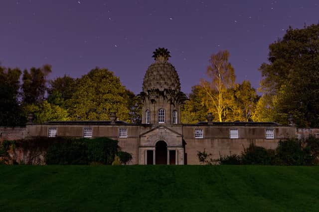 If you have the opportunity we recommend booking a room at the Dunmore Pineapple as this allows you to appreciate the incredible building at all times of the day. 