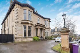 ​What is it? Three-bedroom upper-duplex apartment set in a grand sandstone villa. Ornate period features abound in the 2,300 sq-ft home, which has been decorated to an exceptional standard.