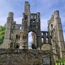 Kelso Abbey remains fully closed to the public three years on from when Historic Environment Scotland took the decision to close the site for essential stonemasonry works 