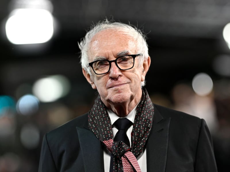 Recently seen on our television screens at Prince Philip, the Duke of Edinbugh, in the last two series of The Crown, Sir Jonathan Pryce will play Stephen Best, the husband of murder club founder Elisabeth. Sir Jonathan has won two Tony Awards and two Laurence Olivier Awards over a long career which has seen him star in everything from indie films like Glengarry Glen Ross and The Age of Innocence, to huge blockbusters like Evita, Pirates of the Caribbean, and Tomorrow Never Dies.
