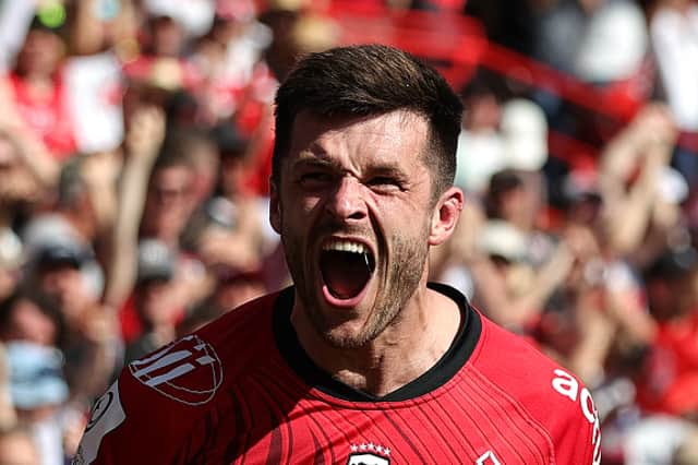 Blair Kinghorn scored a try for Toulouse as they defeated La Rochelle to reach the Top 14 final.