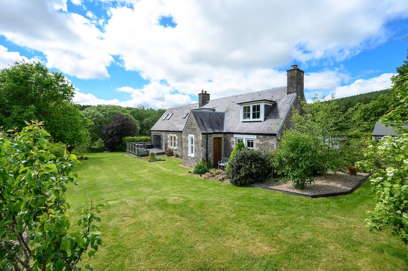 The attractive traditionally-built cottage has been recently renovated. The property is entirely off-grid and uses 20 solar panels to produce up to 7kW of power with the excess power stored in batteries. 