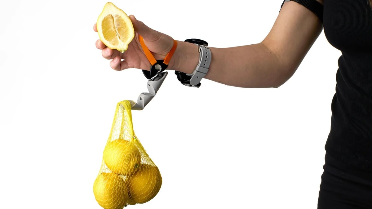 Third thumb: what is it, how does it work and is it easy to use?