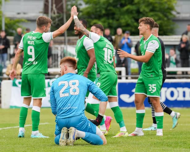 Dylan Vente scored a hat-trick as Hibs defeated Elgin City 5-0.
