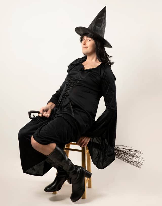 Tim Murray Is Witches, Underbelly