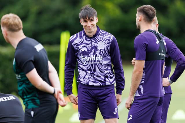 Kieron Bowie has signed a four-year deal with Hibs.