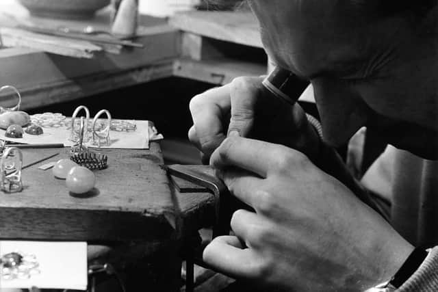 Ringmaker on Perth Road, Dundee, circa 1960.