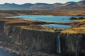 On the Trotternish Peninsula in the north of Skye lies the spectacular Kilt Rock (Creag an Fheilidh in Gaelic), a 90-metre-high wall of hexagonal rock.