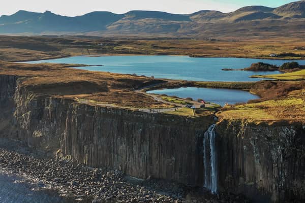 On the Trotternish Peninsula in the north of Skye lies the spectacular Kilt Rock (Creag an Fheilidh in Gaelic), a 90-metre-high wall of hexagonal rock.