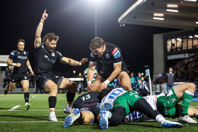 Glasgow Warriors were too strong for a bad-tempered Benetton team.