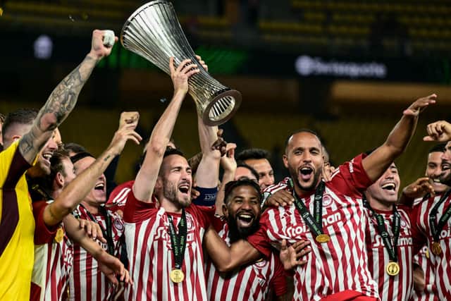 Olympiacos players celebrate winning the UEFA Europa Conference League last season. Cr: Getty Images.