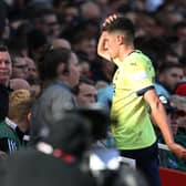 Ross Stewart of Southampton leaves the pitch with a injury during the Premier League match against Arsenal at Emirates Stadium on October 05, 2024 in London, England. (Photo by Clive Mason/Getty Images)