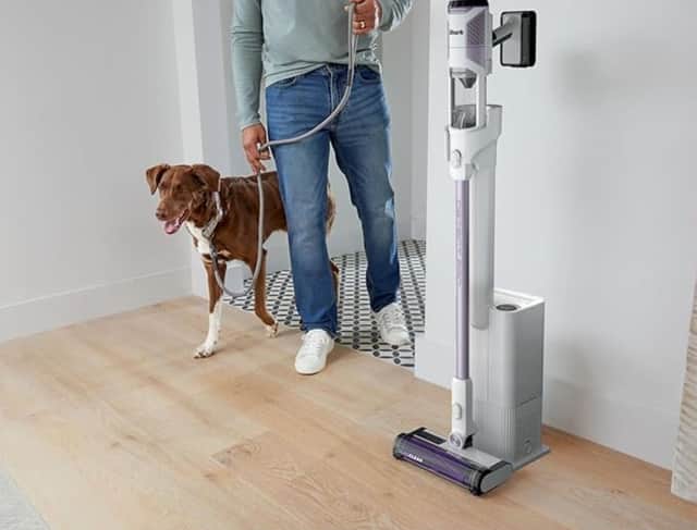 Shark Pro Detect cordless vacuum. Photo: Shark