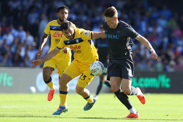 Scott McTominay of Napoli battles for possession with Sead Kolasinac of Atalanta. (Photo by Francesco Pecoraro/Getty Images)