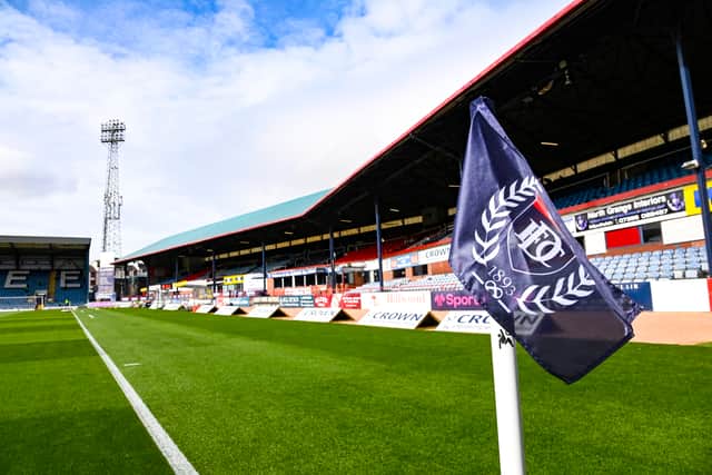 Dundee host Hibs at the Scot Foam Stadium, Dens Park in the William Hill Premiership. (Photo by Rob Casey / SNS Group)