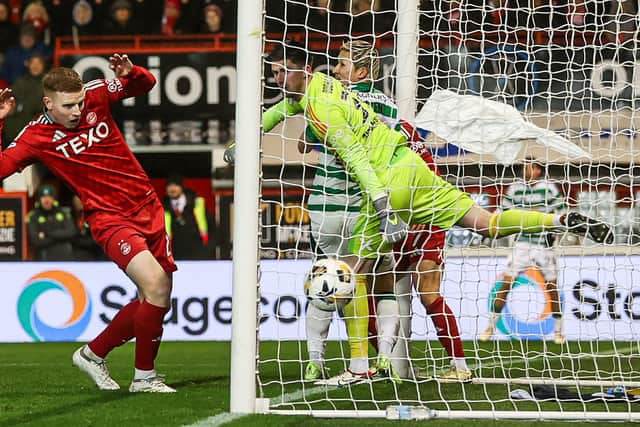 Celtic's Paulo Bernardo (not in frame) scores directly from a corner kick before it is ruled out for a foul on Aberdeen's Ross Doohan by Celtic's Daizen Maeda. (Photo by Craig Williamson / SNS Group)