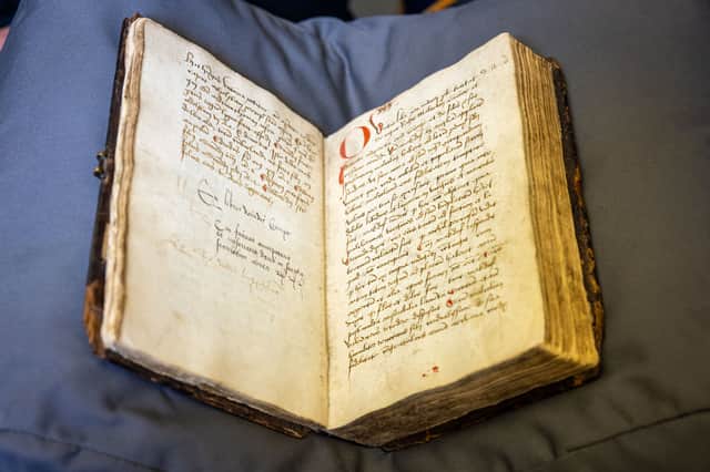 A handwritten manuscript shedding new light on Scottish history has been acquired by St Andrews University.