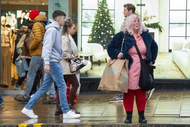 Mild weather seen in the run-up to Christmas will continue, the Met Office said.