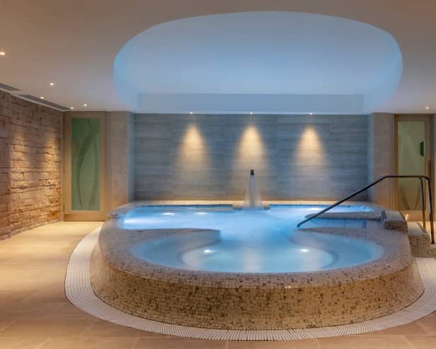 Jacuzzi pool