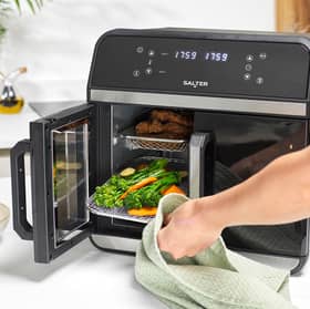 The dual doors of the XL Air Fryer Oven make access really easy 