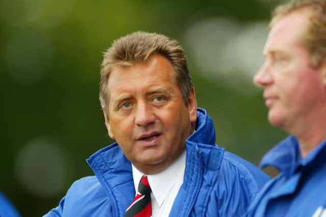 Former Aberdeen and Dunfermline manager Jimmy Calderwood has died aged 69.