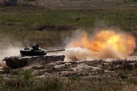 A Ukrainian tanks fires during a training exercise (Picture: Anatolii Stepanov)