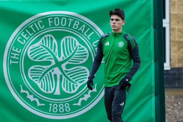 Alex Valle has been on loan at Celtic but is set to join Como.