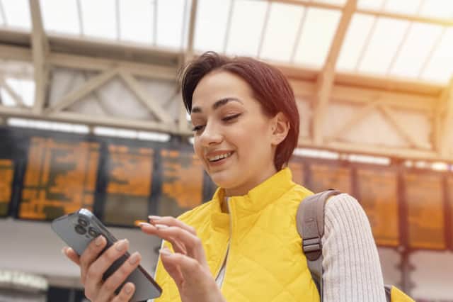 The app tracks passengers' journeys as they travel
