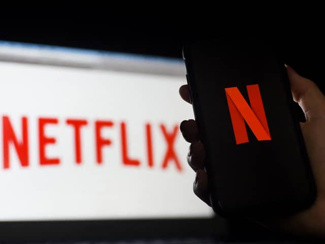 Netflix has added a new feature its its iOS apps to make watching entire shows even easier. 