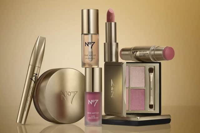 I tried the new Pro Artist No7 makeup range from Boots that will help give you a flawless look in seconds
