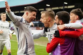 Kevin Nisbet and Topi Keskinen were on target in Aberdeen's 2-1 win over Dundee.