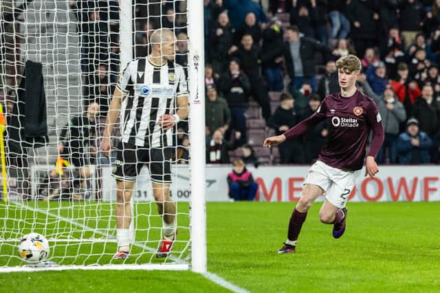 Hearts' James Wilson scores to make it 1-1 against St Mirren at Tynecastle. (Photo by Mark Scates / SNS Group)
