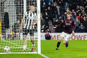 Hearts' James Wilson scores to make it 1-1 against St Mirren at Tynecastle. (Photo by Mark Scates / SNS Group)