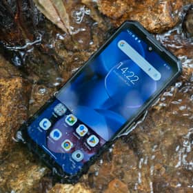 The Doogee S200 has amazing waterproofing and shock-proofing capabilities