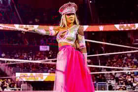 WWE US Women's Champion, Chelsea Green, faces a mystery opponent on tonight's episode of WWE Smackdown.