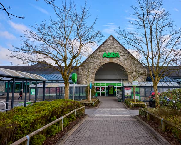 ASDA Kendal has unveiled a plaque in homage to best-selling author, Lee Child