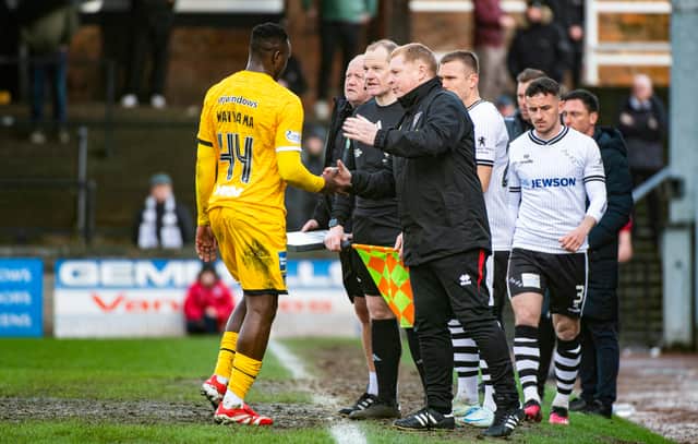 Dunfermline's Victor Wanyama with manager Neil Lennon as he is sent off for a foul on Ayr's Mark McKenzie. (Photo by Euan Cherry / SNS Group)